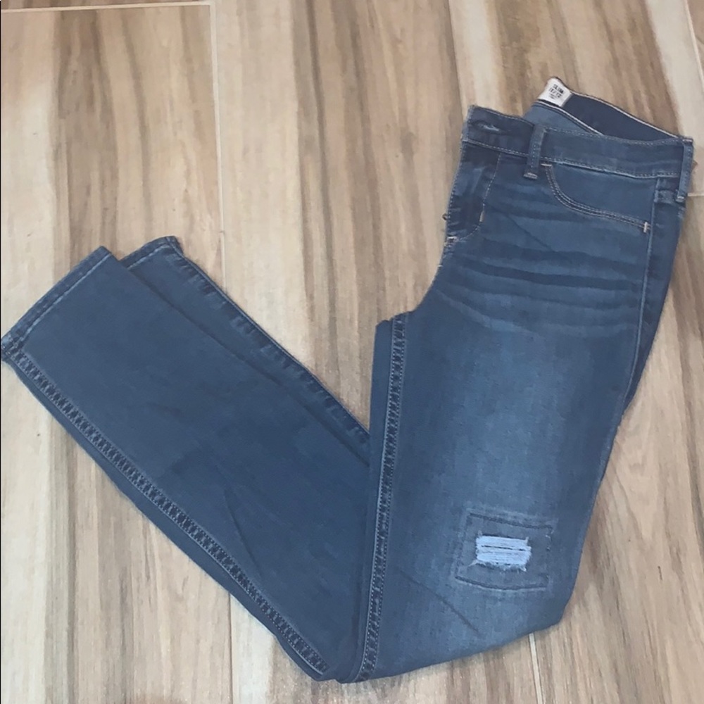 Girls Abercrombie jean jeggings 😍